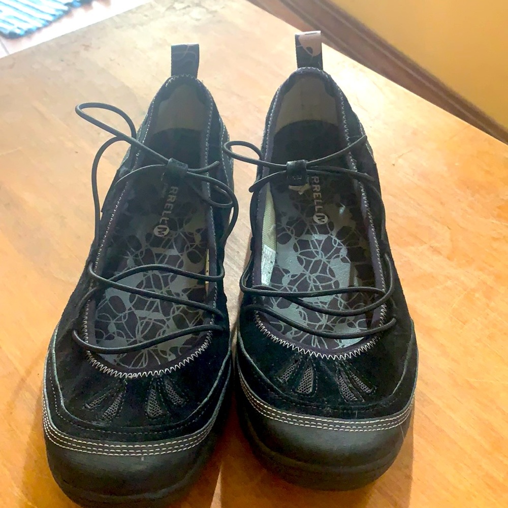 Merrill black elastic ballet shoes sz 10